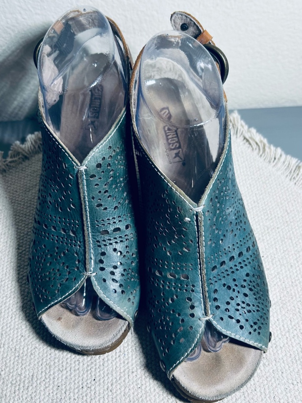 PIKOLINOS Benissa Green Leather Wedge Sandal with Tan Accent - Picture 3 of 11